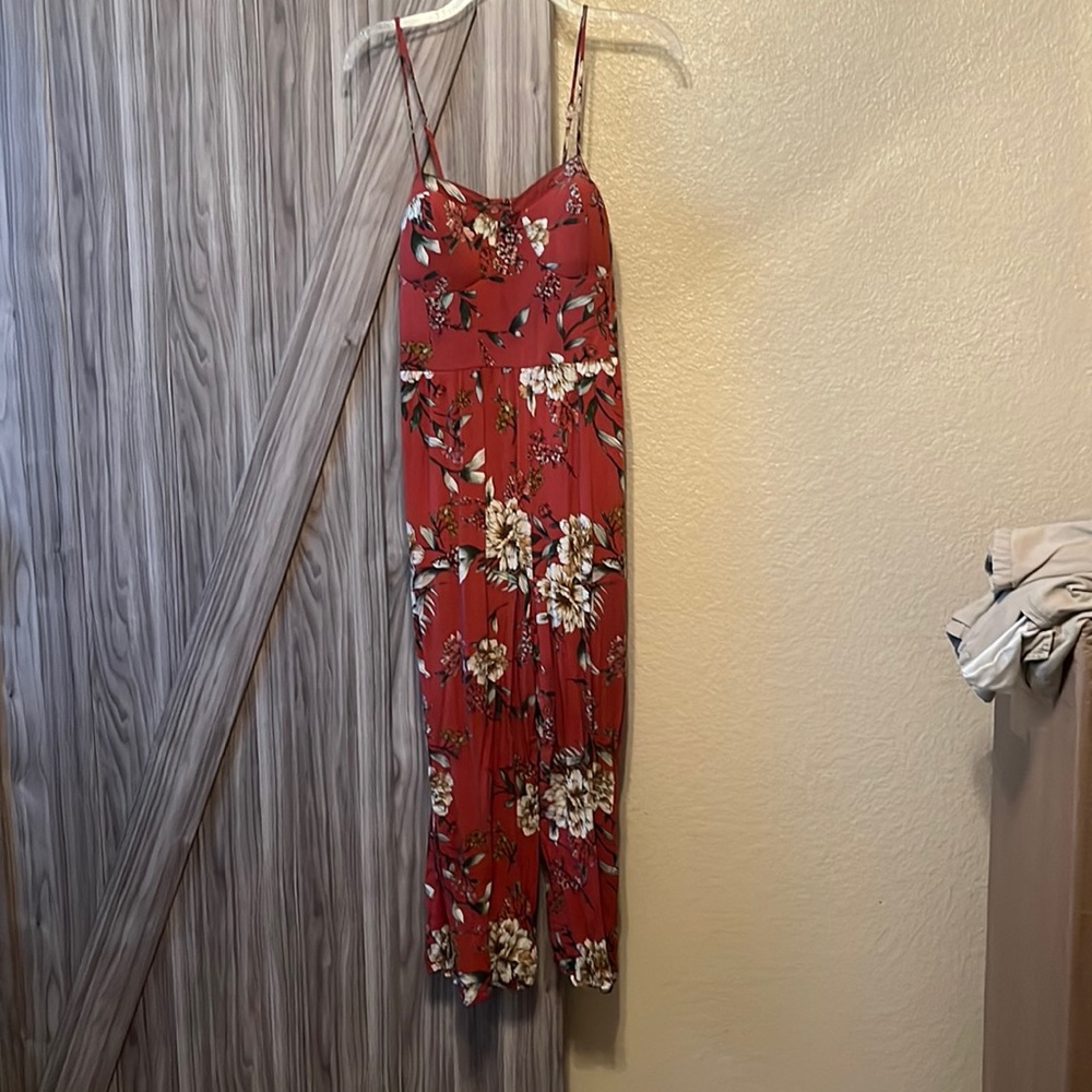 Romper with spaghetti straps with pockets